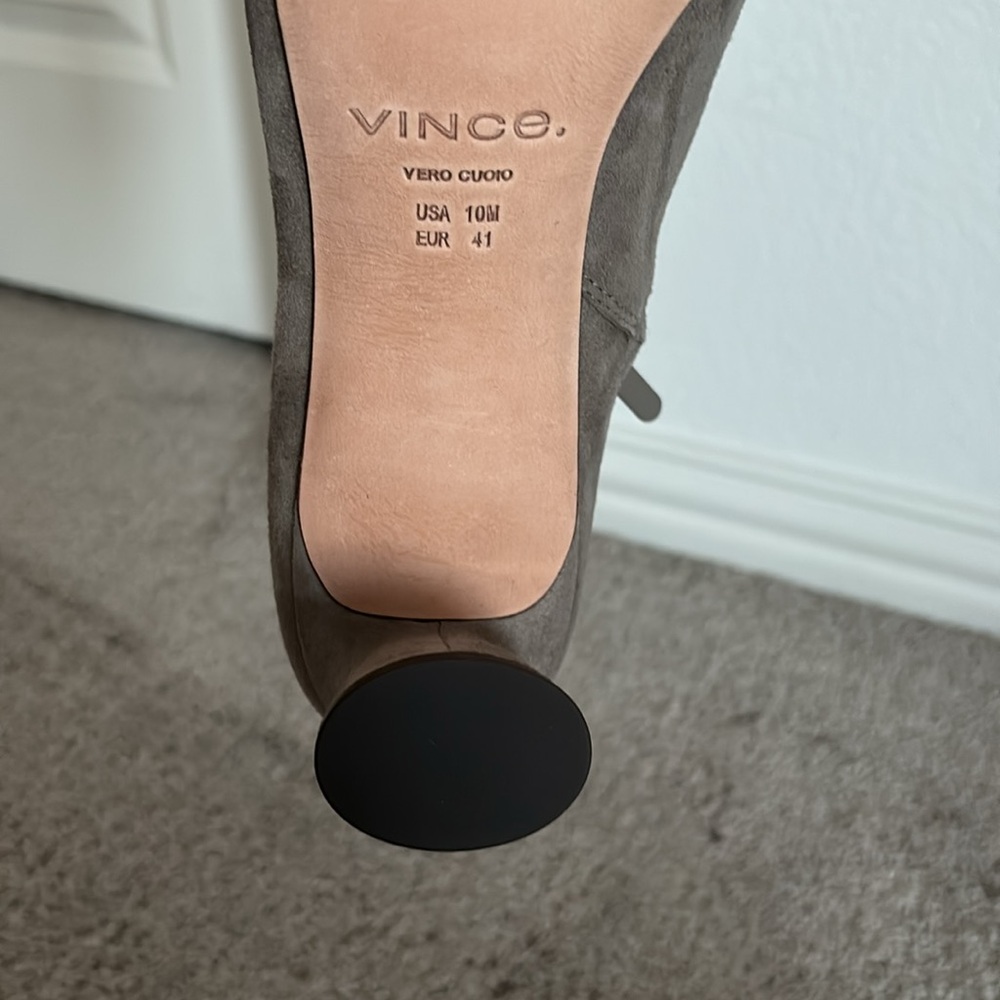 Vince "Hilda" smooth calf leather ankle booties - Picture 9 of 11